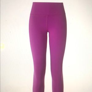 Lululemon Wunder Under Cropped legging Size 4